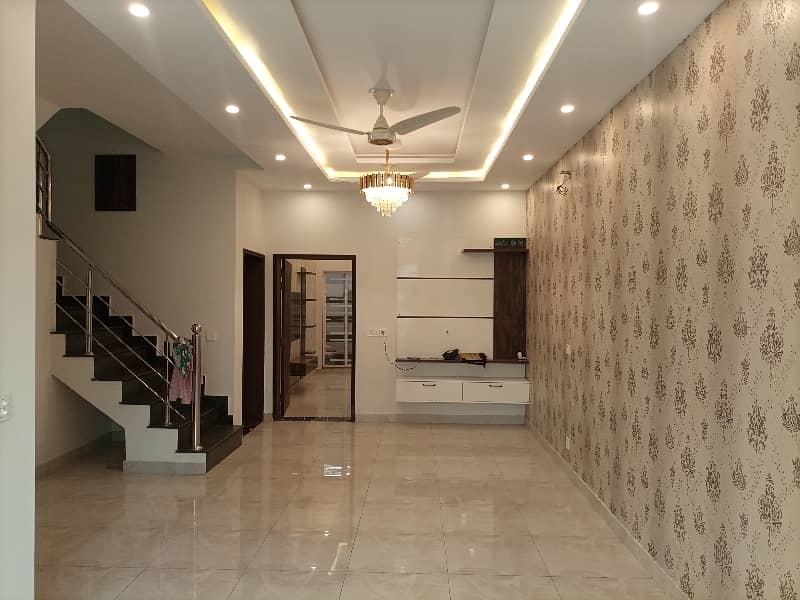 5 MARLA BEAUTIFUL HOUSE FOR RENT IN PARAGON CITY 1