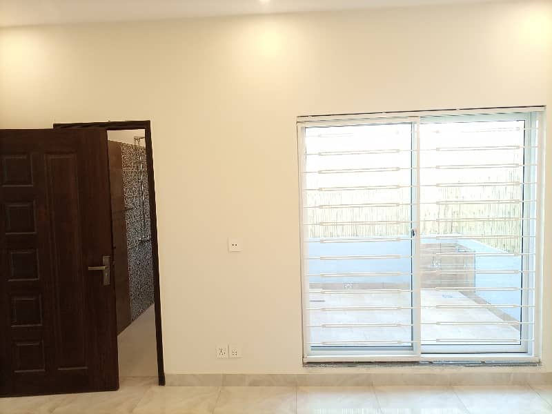 5 MARLA BEAUTIFUL HOUSE FOR RENT IN PARAGON CITY 13