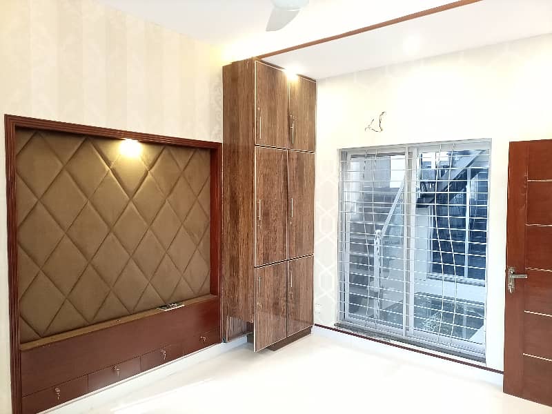 5 MARLA BEAUTIFUL UPPER PORTION FOR RENT IN PARAGON CITY 6