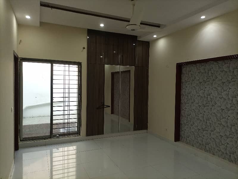 5 MARLA BEAUTIFUL HOUSE FOR SALE IN PARAGON CITY 0