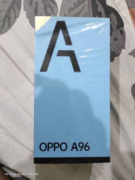 Oppo A96 with original box and charger 6