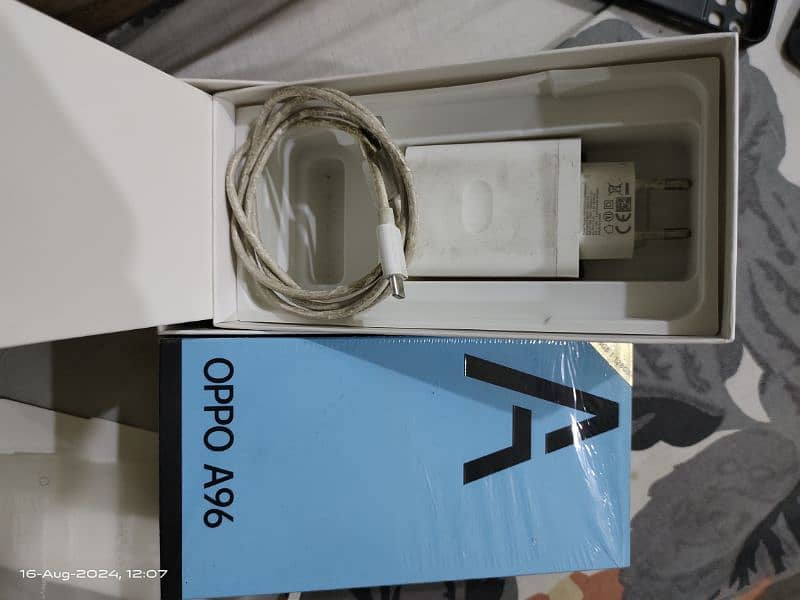 Oppo A96 with original box and charger 5