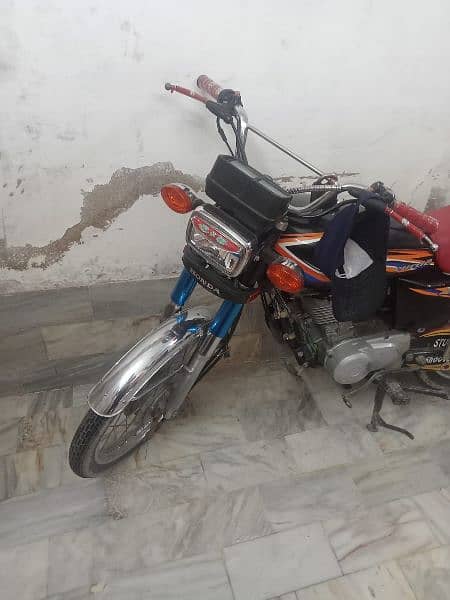 125 Honda 2k18 model 03331240192 only WhatsApp 1