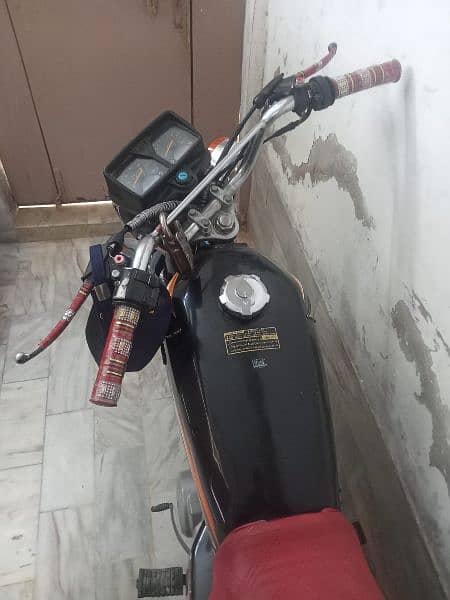 125 Honda 2k18 model 03331240192 only WhatsApp 5