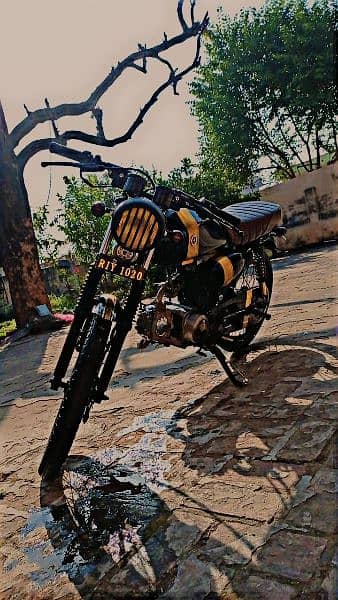 Cafe Racer converted 70 crown modified 2019 model 0