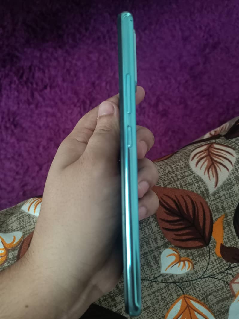 Vivo S1 8/256 in display fingerprint 3