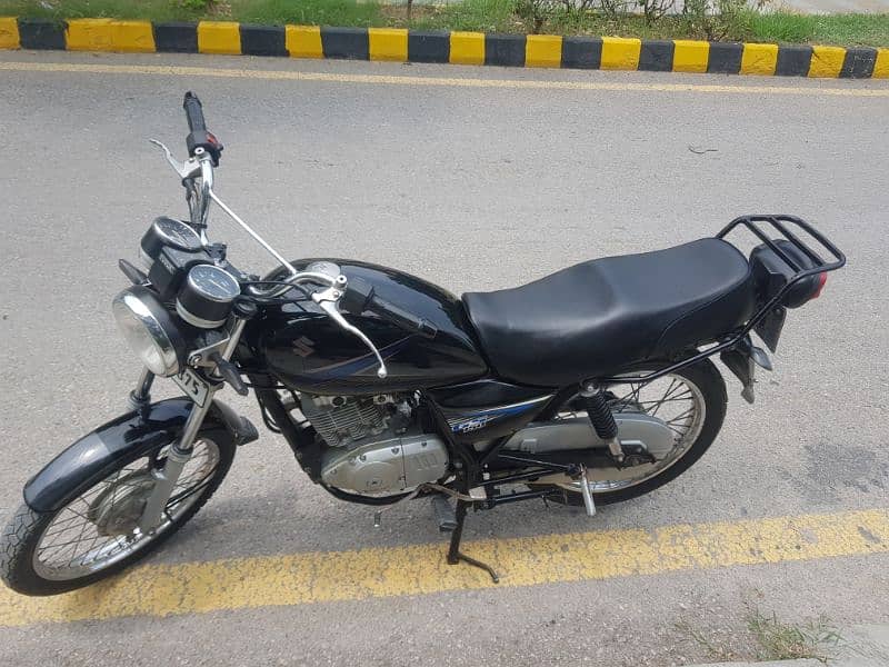 suzuki gs 150 model 2021,black color 2