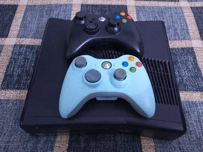 Xbox 360 console 10/10 condition with 2 wireless controller one 13