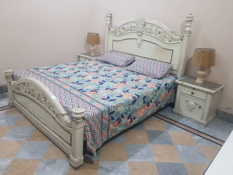 Double bed with side table and Dressing ( Used ) 0