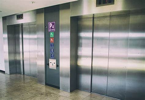 Passenger lift /Capsule Lift /Hospital lift,service krwaye Sirf 5000 5