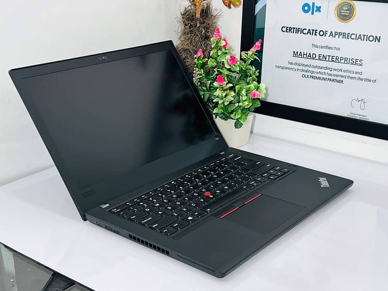 lenovo t480 core i7 8th gen-Quard core-UHD graphic -8 threads- 8/256 4