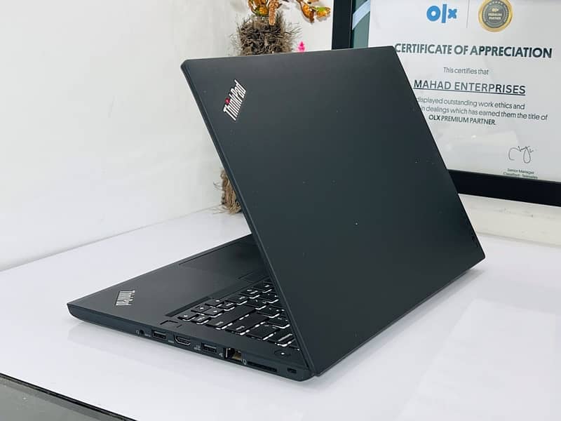 lenovo t480 core i7 8th gen-Quard core-UHD graphic -8 threads- 8/256 7