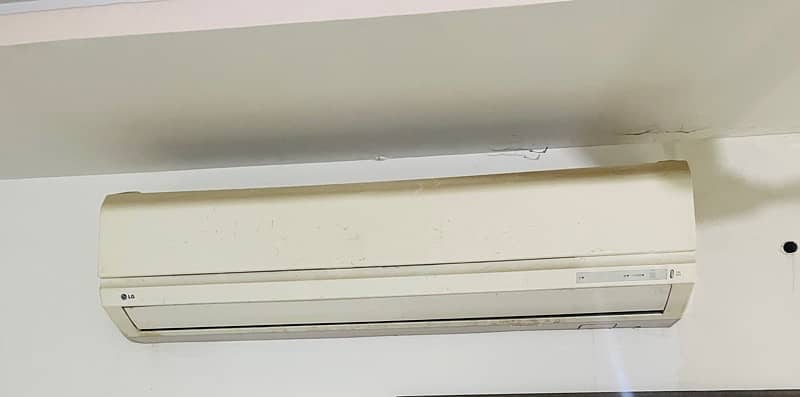 LG 1.5 ton non inverter ac for sale 0