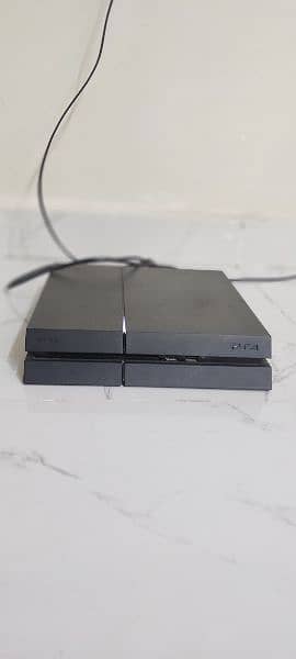 ps4 fat 500 gb good condition 0