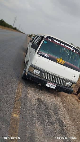 nissan URVAN hiace 4