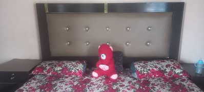 full size bed bed dressing and show case