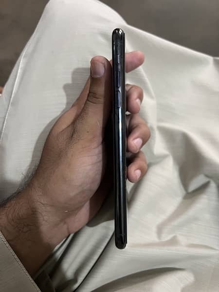 iphone 11 pro max 256gb pta Approved physical dual sim 2