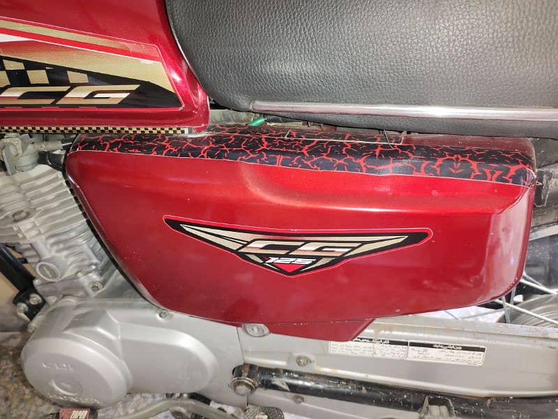 Honda 125 Gold edition Fuel Tank side covers 1