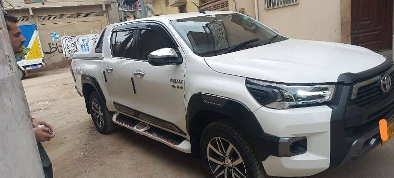 Toyota Hilux 2021 3