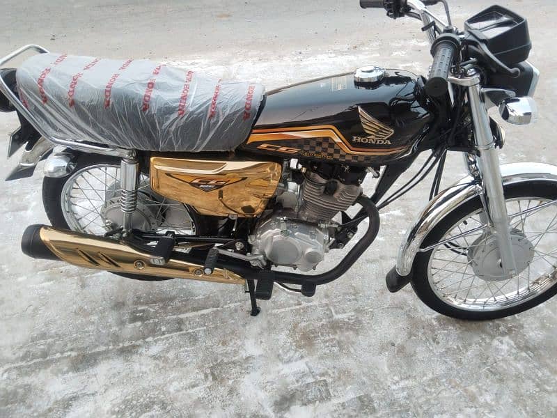 Honda 125/ 2024 gold edition 2