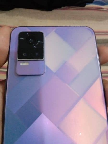 Vivo V21e For Sale With Original Box And Charger. 6