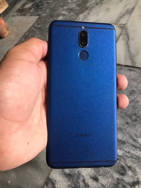 Huawei mate 10 lite 6/64 front glass damage 10/8 condition 0