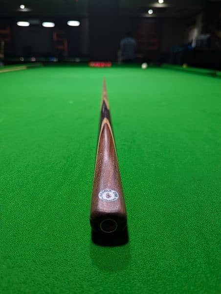 Master Original one piece snooker cue.   contact. . . 03214965882 6