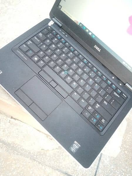 Lap Top cor I5 4th generation 4