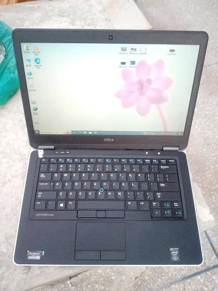 Lap Top cor I5 4th generation 6