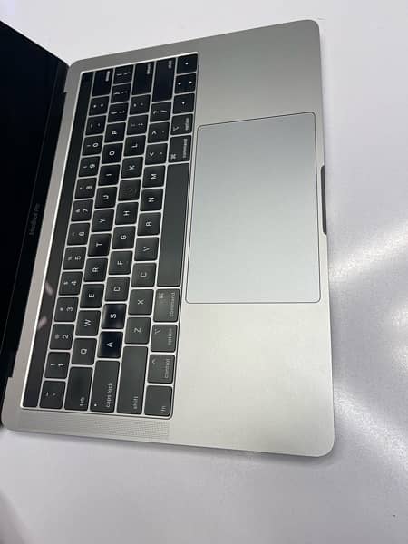 Apple Macbook Pro 2019 13” 2