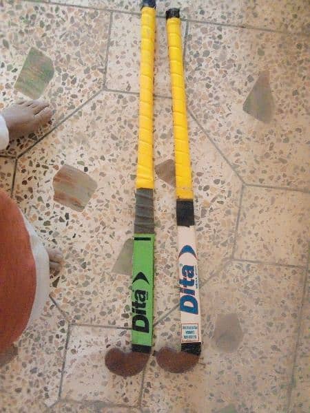 2 hockey Rs1800 0