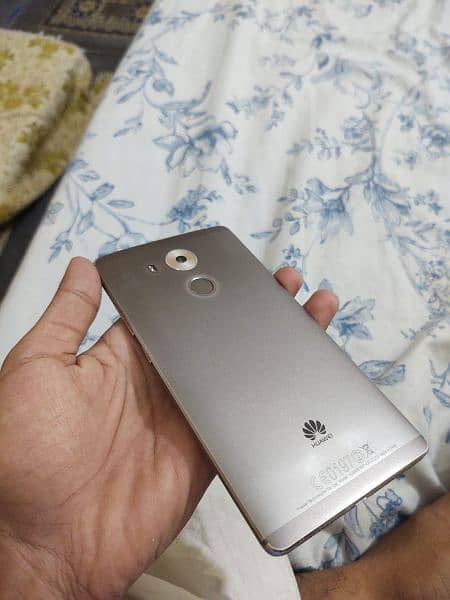 Huawei Mate 8 0