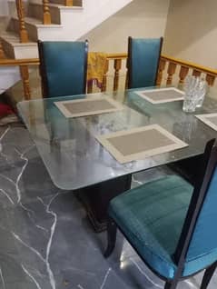 4 seaters dining table going cheap