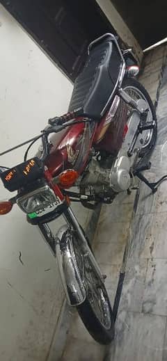 Honda 125 bike