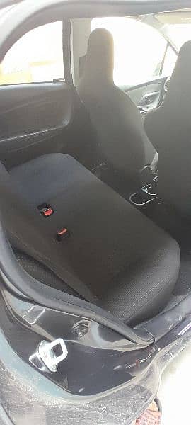 Toyota Vitz 2017 8