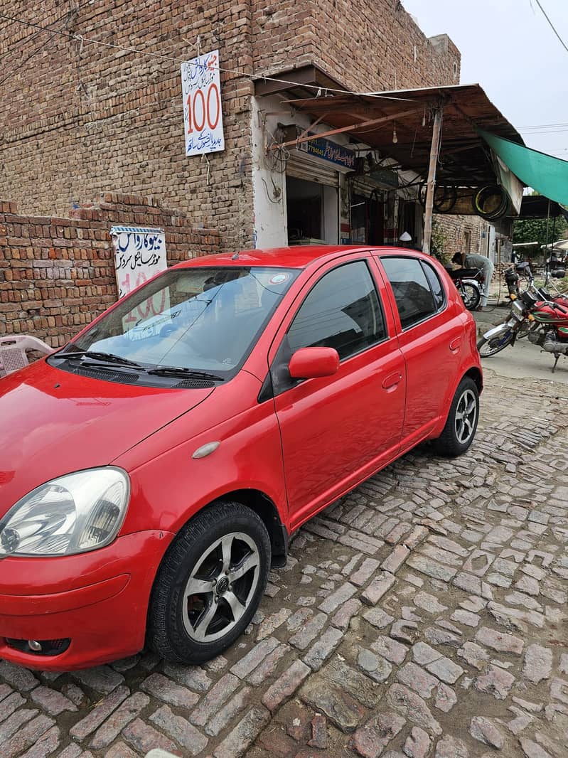 Toyota Vitz 2001 Model 2