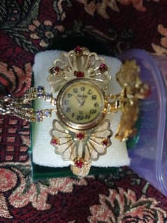 Women Watch Bracelet with Rings Good Condition