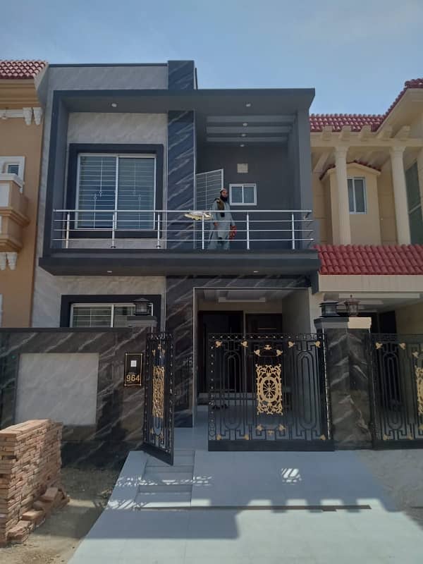 5 Marla Modren Luxury House Available For Sale In DHA Phase 9 Town Lahore 0