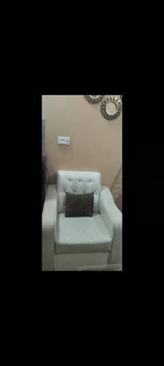 urgent sale 4 Seater Sofa Set in good condition