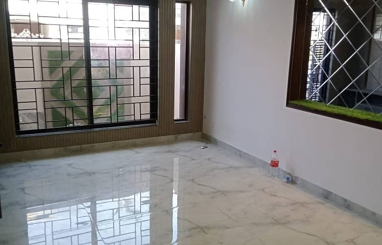 5 Marla Modern House Available For Sale In Paragon City Lahore 2