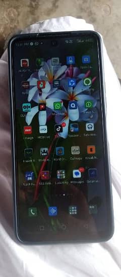 Infinix hot 11s used fone with box exchange possible 0