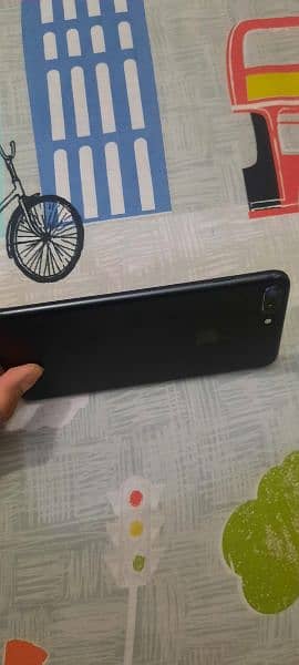 Iphone 7 plus 128 GB Pta approved (URGENT SALE) 1