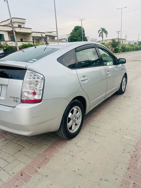 Toyota Prius S Touring 2013 Model 3