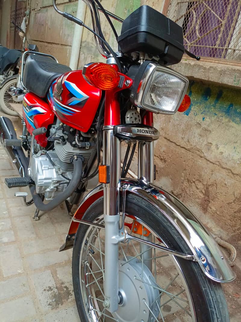 Honda 125, 2024 model, 2836 km used, unregistered. 1