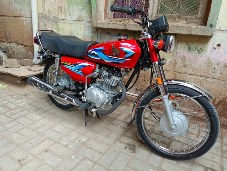 Honda 125, 2024 model, 2836 km used, unregistered. 4