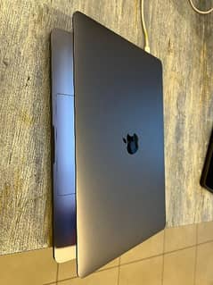 MacBook M2 pro 13 inch 8/512  2022