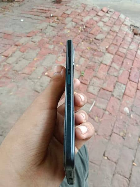 infinix Note 11 with box 3