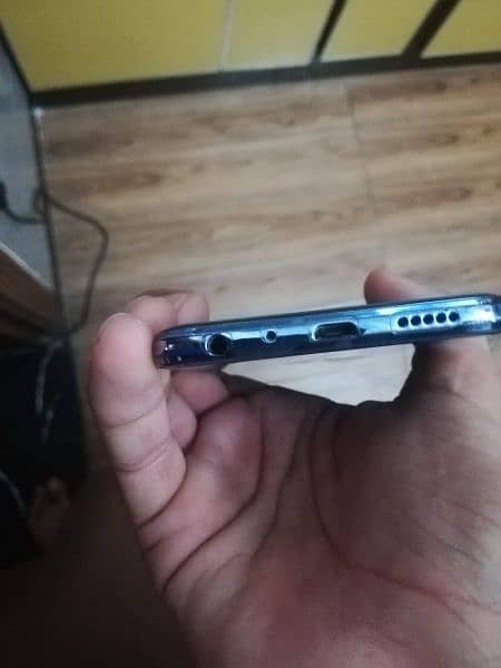 honor 9 lite 4gb 64gb all okay sate condition like brand new 5