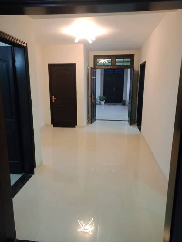 3 Bedrooms Flat Ground Floor Available For Sale Askari 10, Sector F Lahore Cantt 1