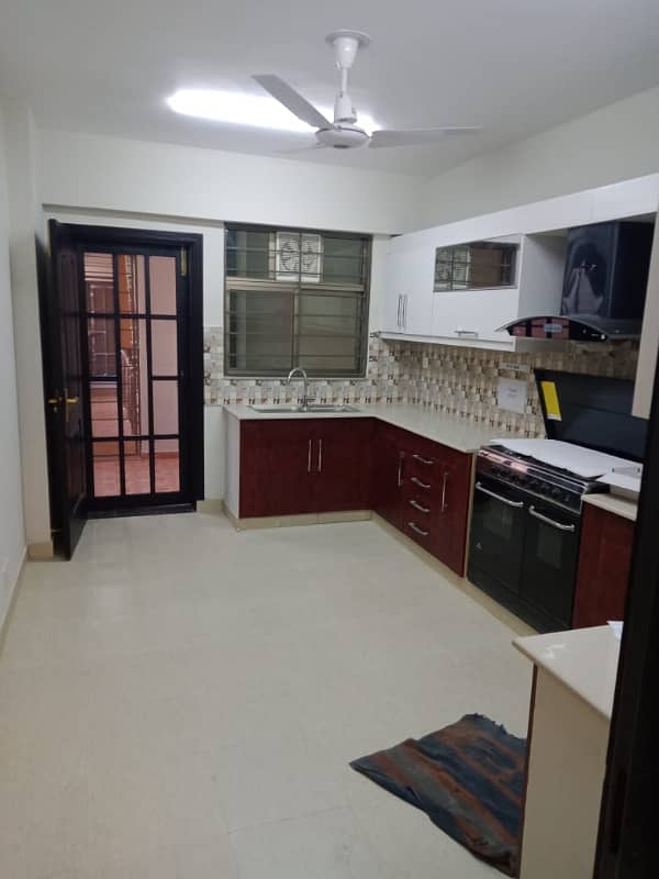 3 Bedrooms Flat Ground Floor Available For Sale Askari 10, Sector F Lahore Cantt 5